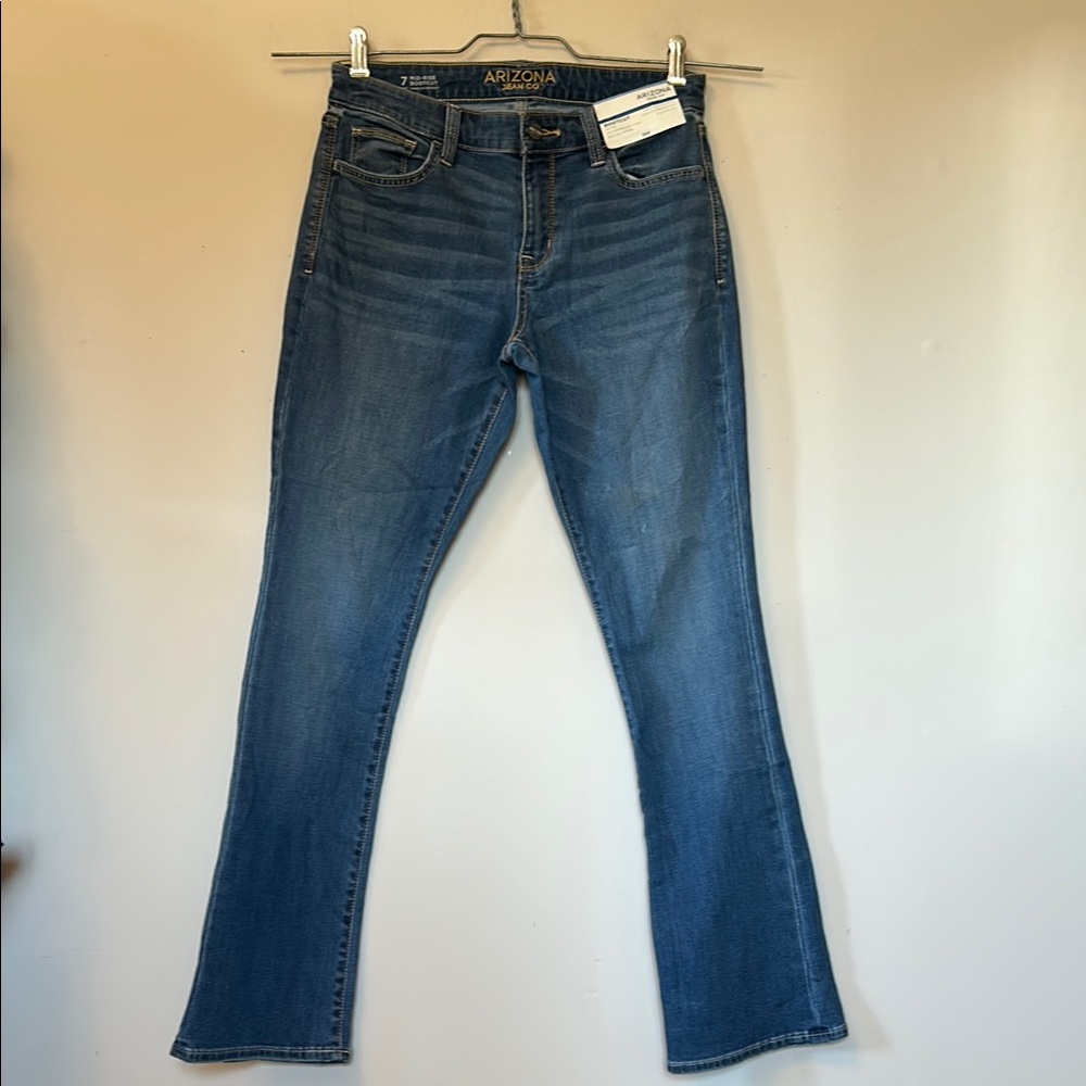 Arizona Jean Company Blue Jeans mid rise bootcut slim hips/thighs size 7 short